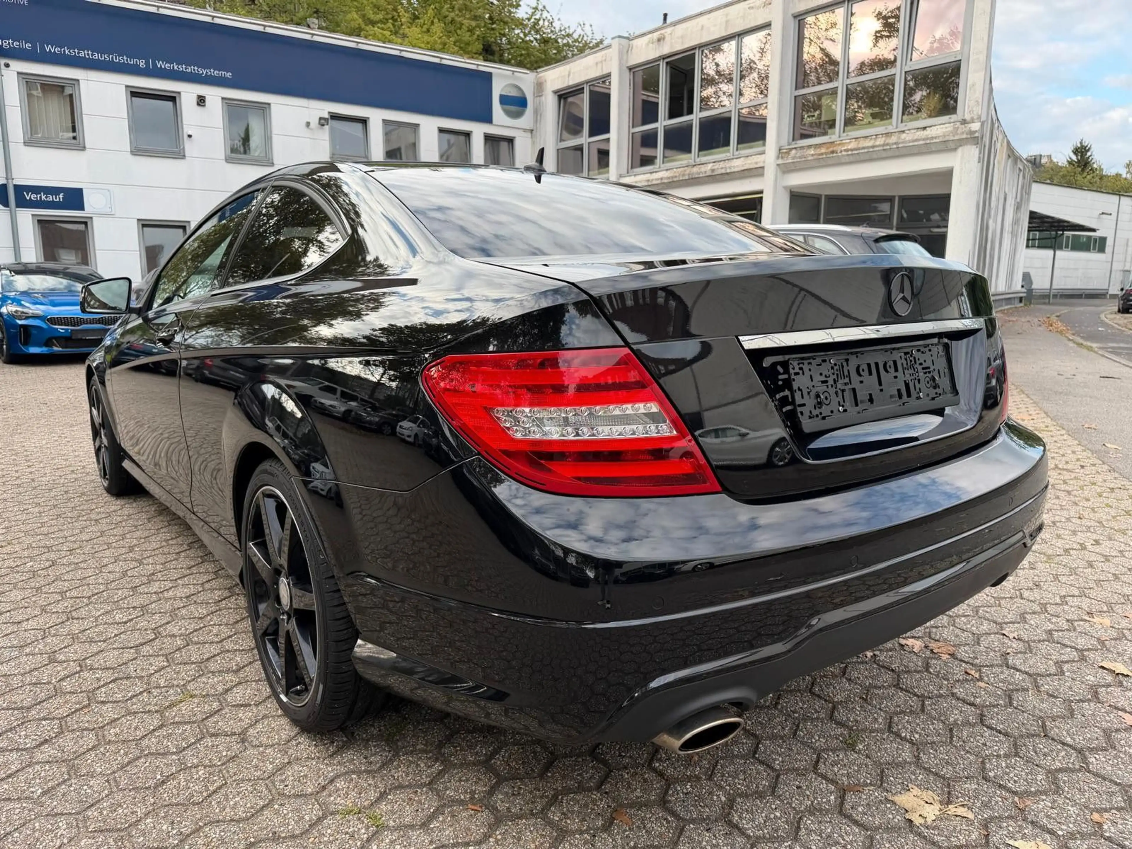 Mercedes-Benz C 180 CGI Coupe  AMG-Paket — photo 4
