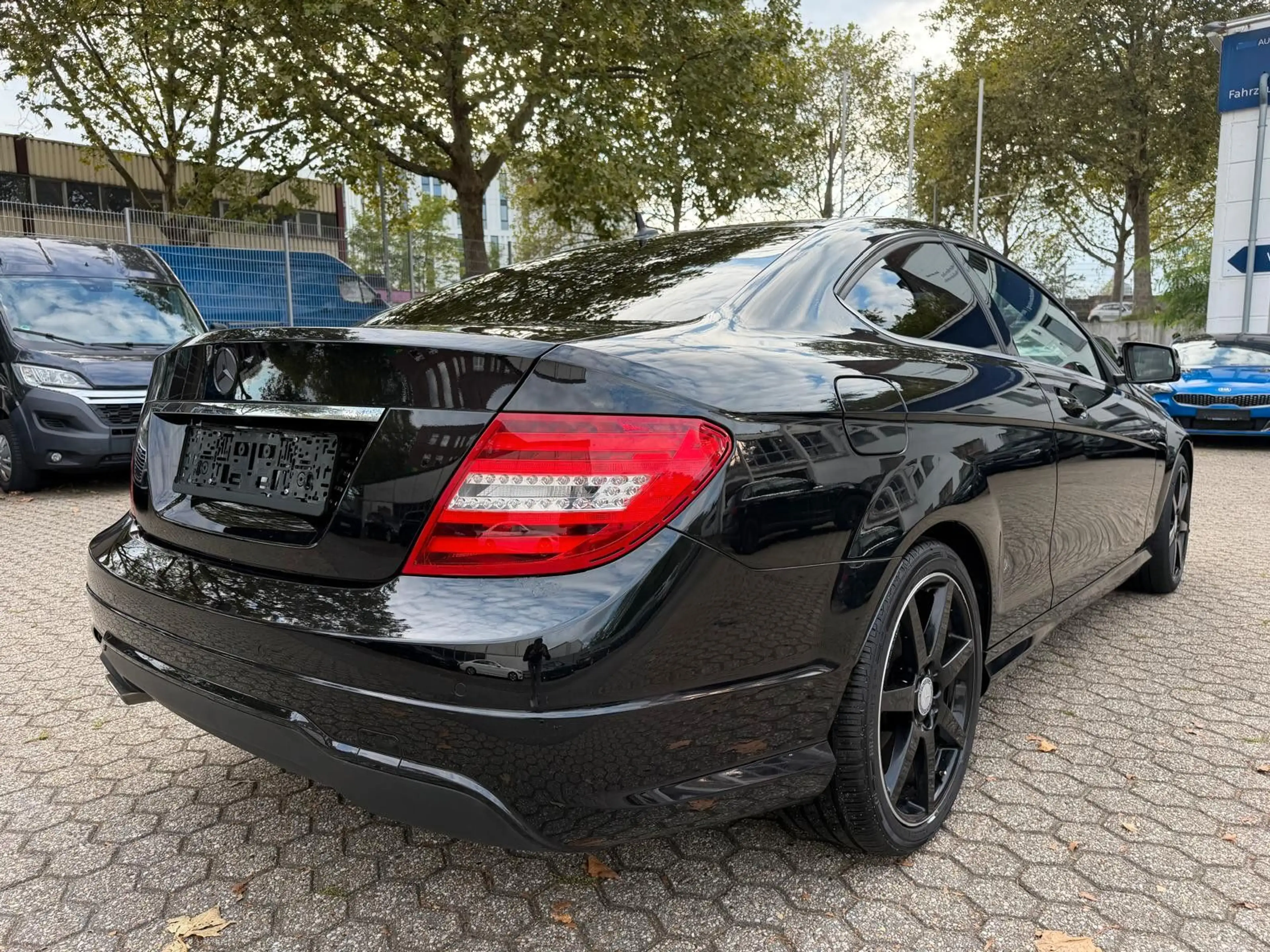 Mercedes-Benz C 180 CGI Coupe  AMG-Paket — photo 6