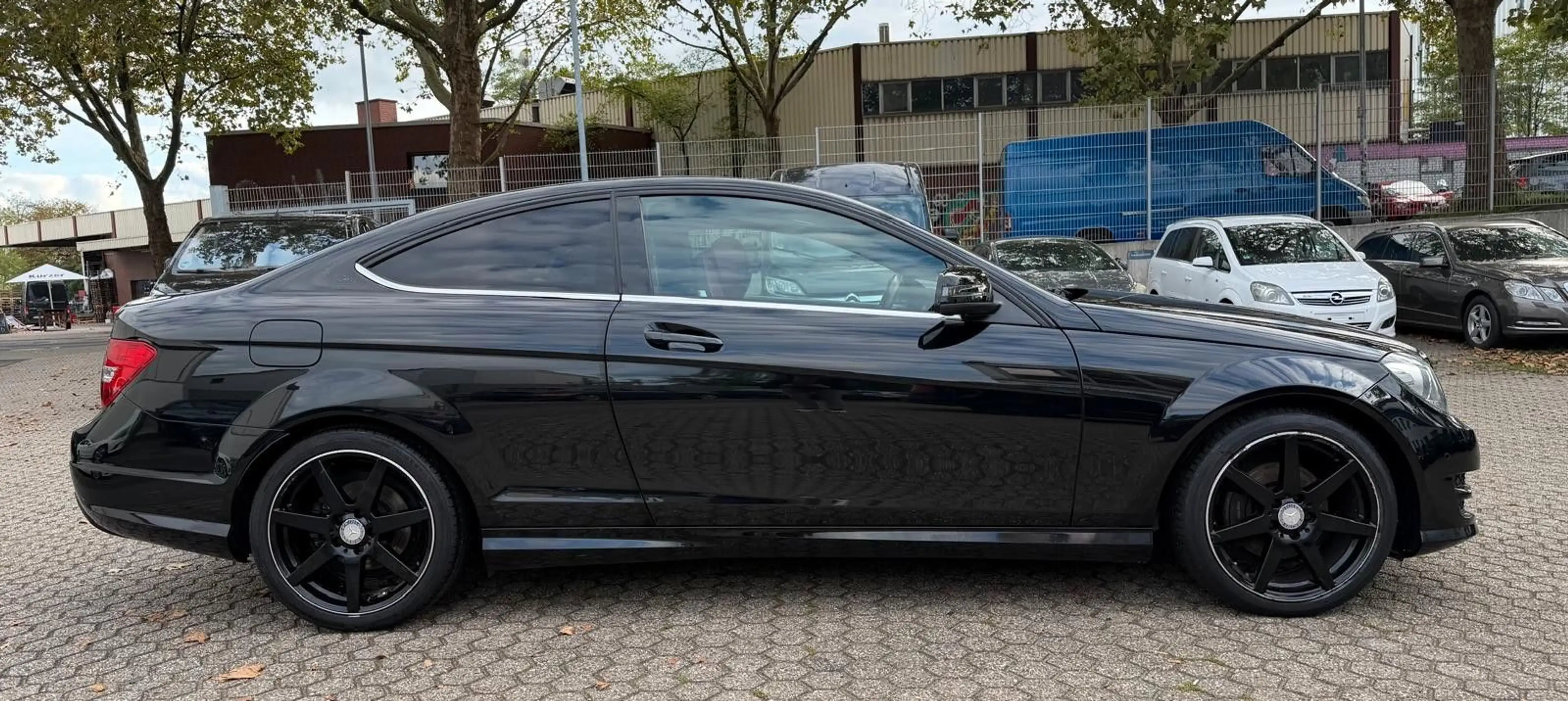 Mercedes-Benz C 180 CGI Coupe  AMG-Paket — photo 7
