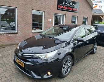Touring Sports 1.8 VVT-i SkyView Edition. O.a. cam