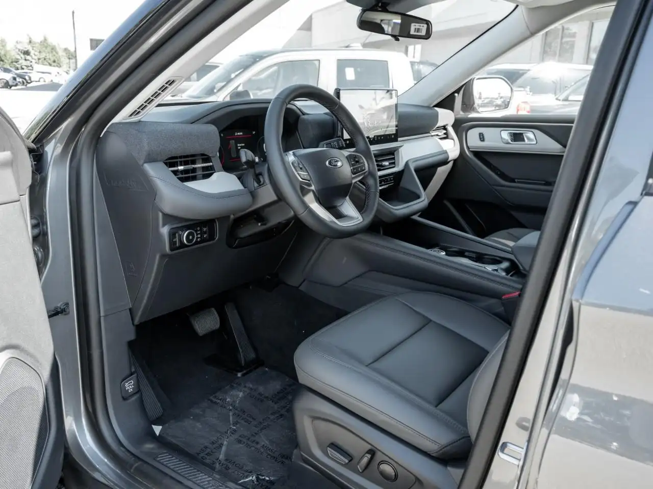 Ford Explorer снимка Ford Explorer