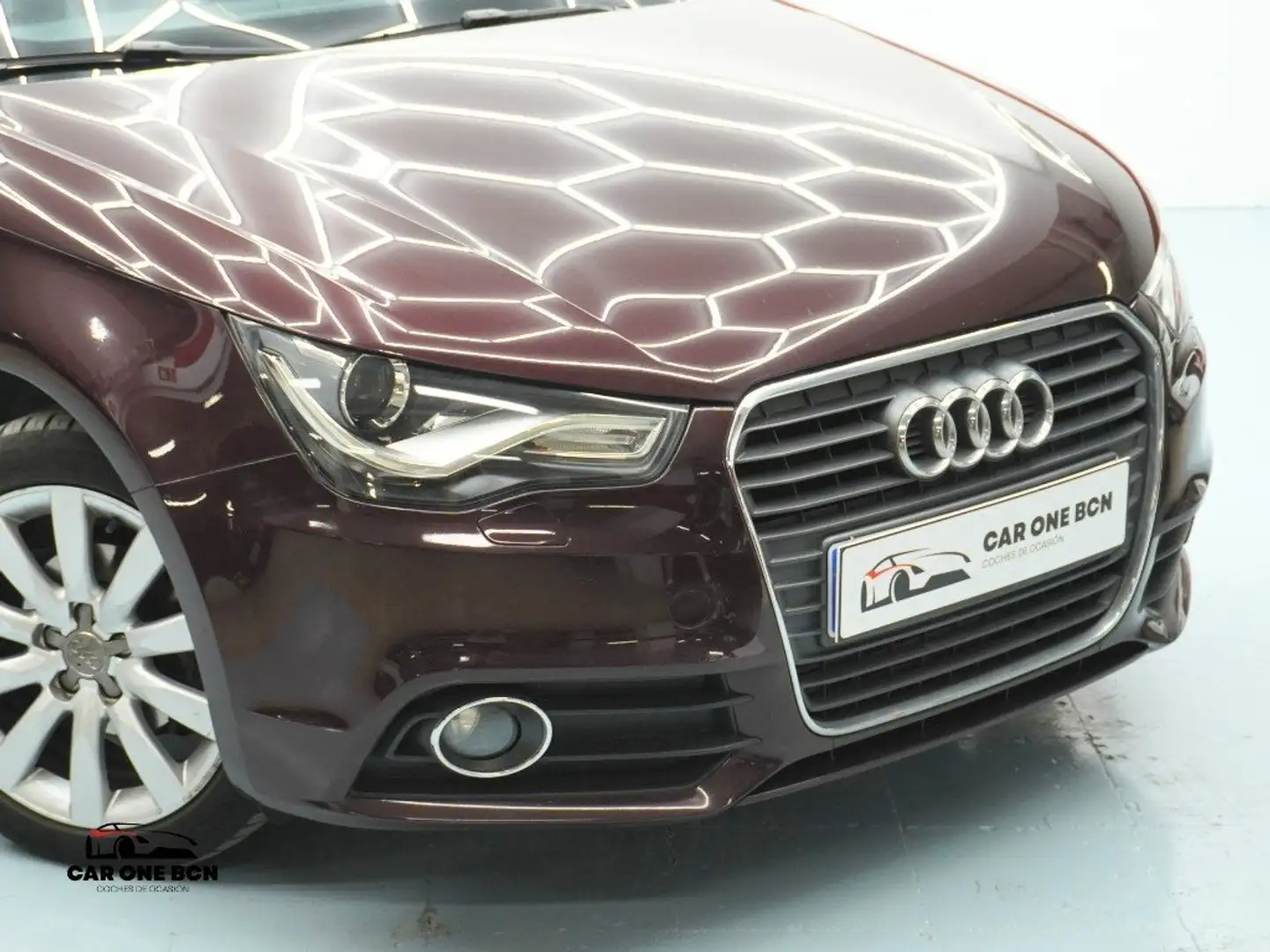 Audi A1 Sportback 1.6 TDI 90cv Ambition Marrón - 2