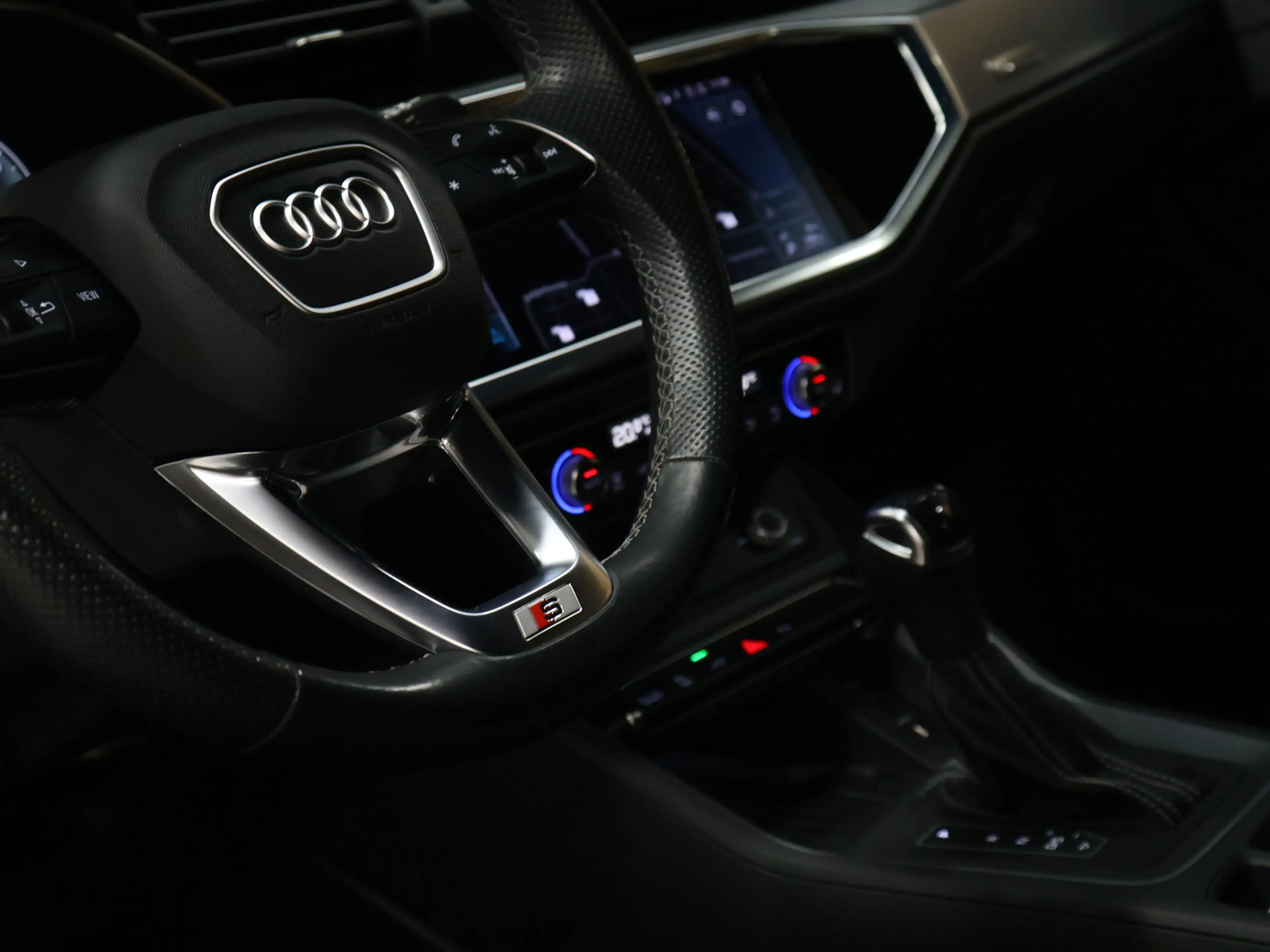 Audi Q3 Sportback 45 TFSI e Edition [TREKHAAK, CAMERA, APP — photo 16