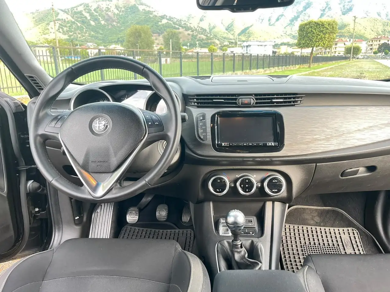 Alfa Romeo Giulietta 2.0 td L, foto 5