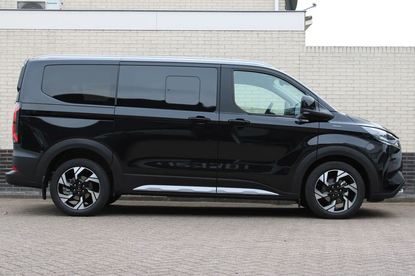 Ford Tourneo Custom 2.5 PHEV Active | B&O | Technologiepack | Led | 8P Zwart - 2