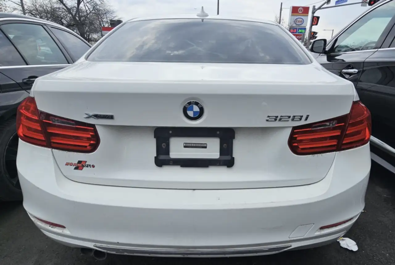 BMW 3 Series снимка BMW 3 Series