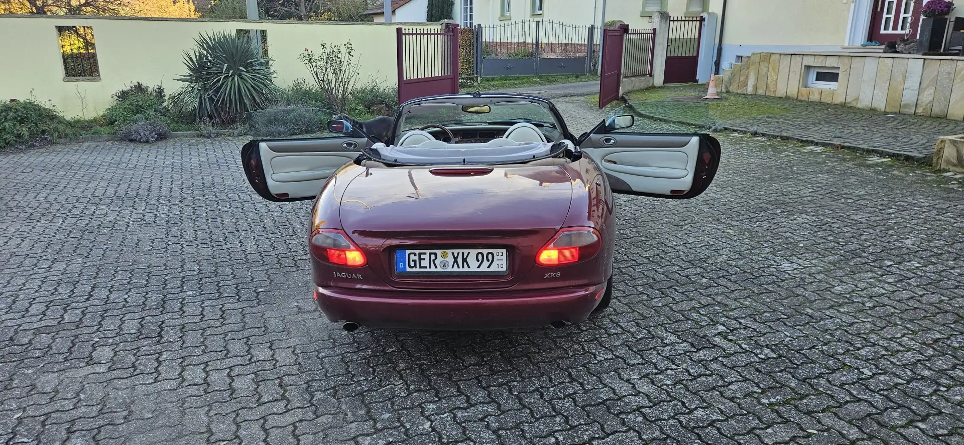 Jaguar XK8 Cabriolet - 2