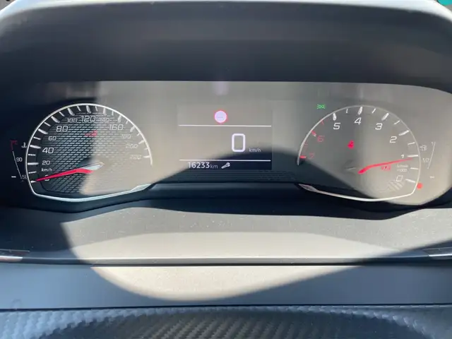 Peugeot 208 view 15