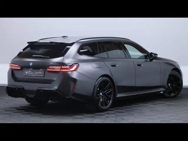 BMW M5 view 5