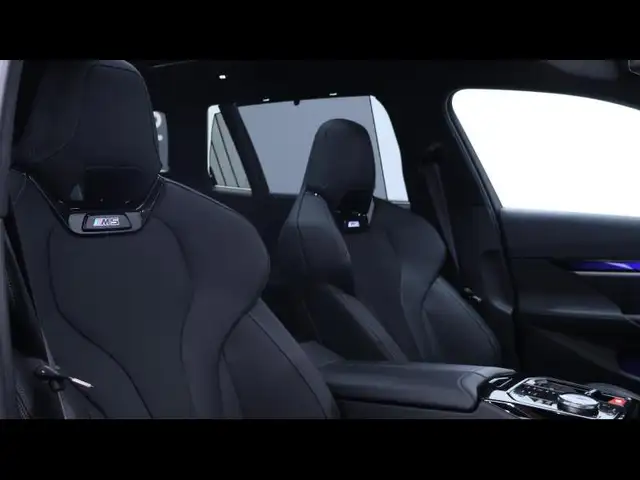 BMW M5 view 13