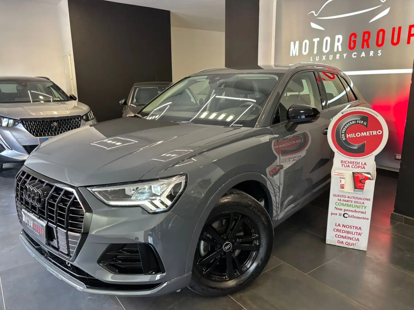 Audi Q3 35 TDI S tronic Business 2.0 150CV Grigio - 1