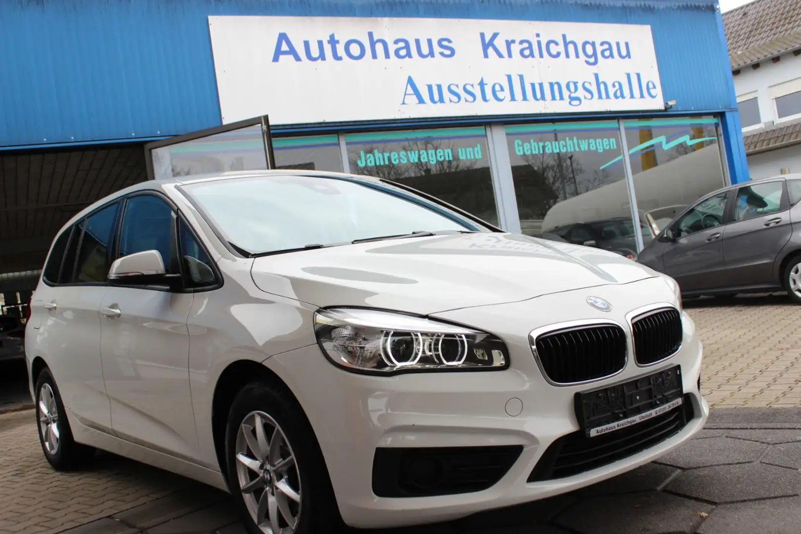 BMW 216 2 Gran Tour. 216d Navi LED Pdc Shz Garantie Weiß - 1
