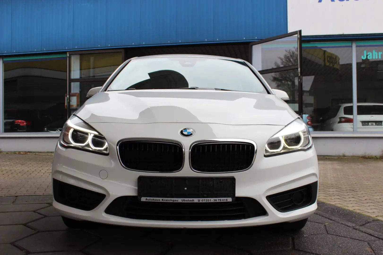 BMW 216 2 Gran Tour. 216d Navi LED Pdc Shz Garantie Weiß - 2