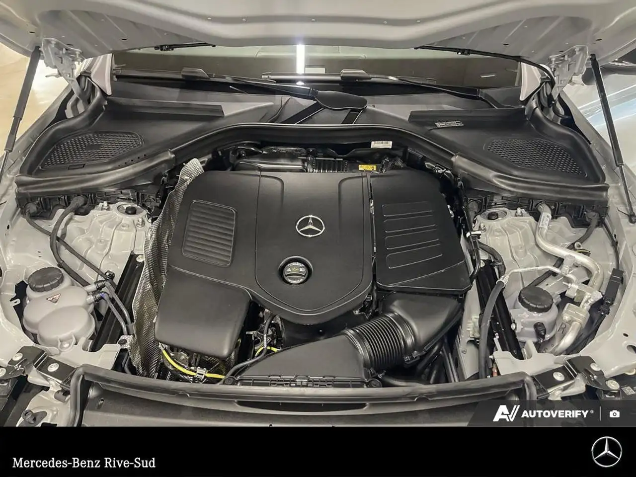 Mercedes-Benz GLC снимка Mercedes-Benz GLC
