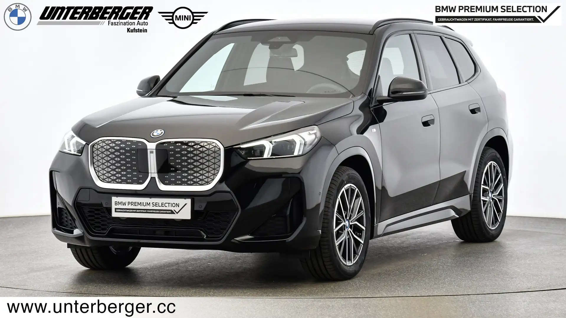 BMW iX1 eDrive20 U11 HB0 M Sportpaket DAB LED Shz Schwarz - 1
