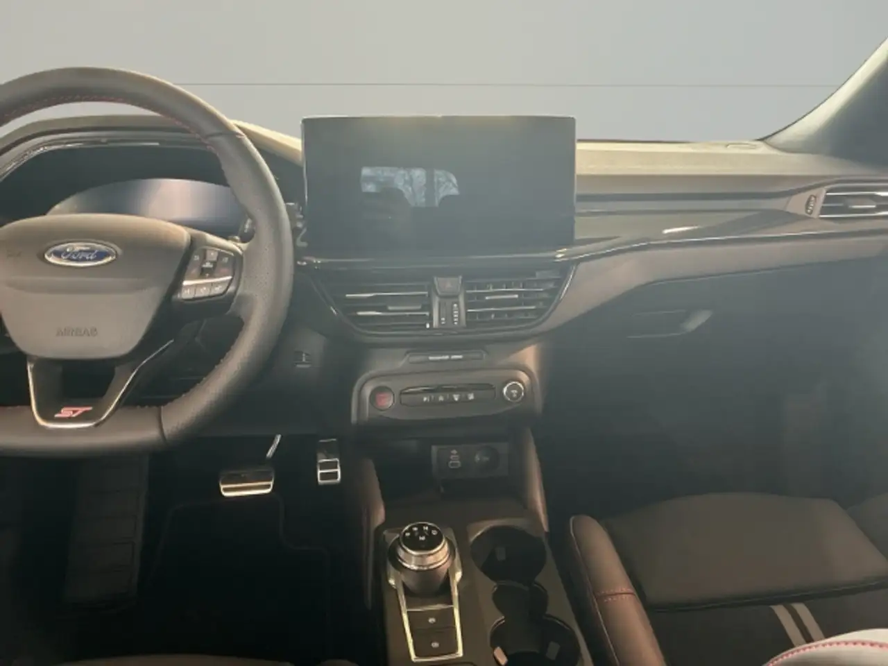 Ford Focus Turnier ST X 206 KW 280 PS Automatik sehr komplet 9