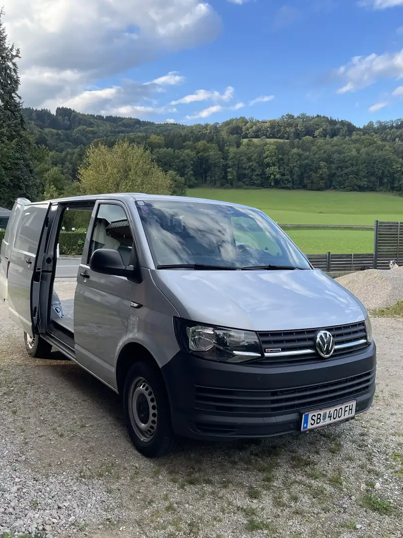Volkswagen T6 Transporter - 1