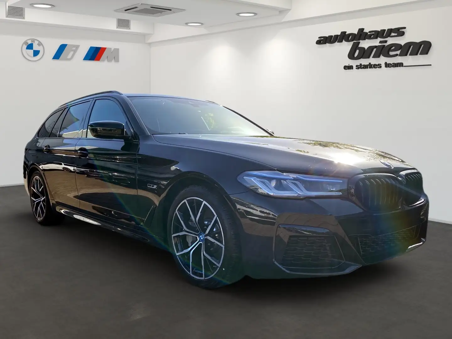BMW 530 e xDrive Touring, M Sport, JAHRES-ABVERKAUF Schwarz - 2
