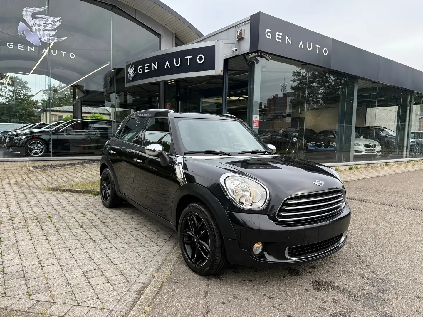 MINI Cooper D Countryman 1.6 D Cooper DPF Airco Euro 5 Radar de Recul Noir - 1