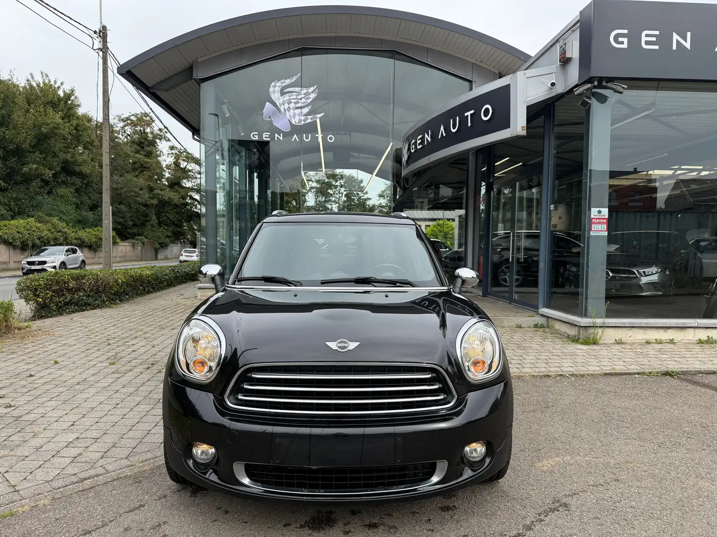 MINI Cooper D Countryman 1.6 D Cooper DPF Airco Euro 5 Radar de Recul Noir - 2