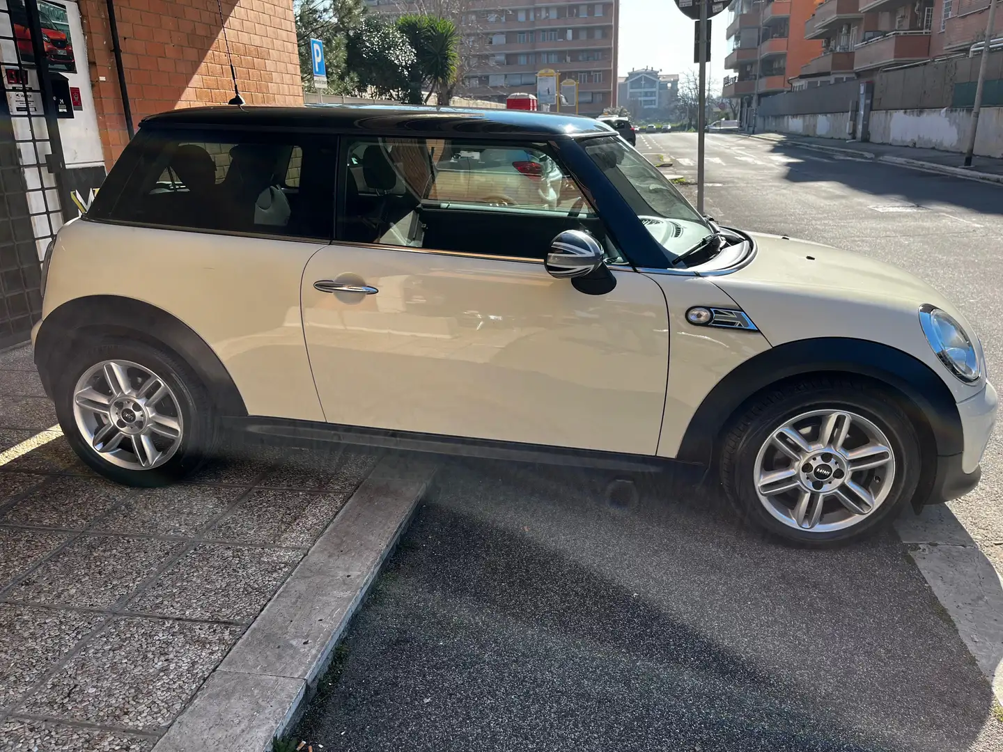 MINI Cooper D 1.6 Cooper D Золотий - 2