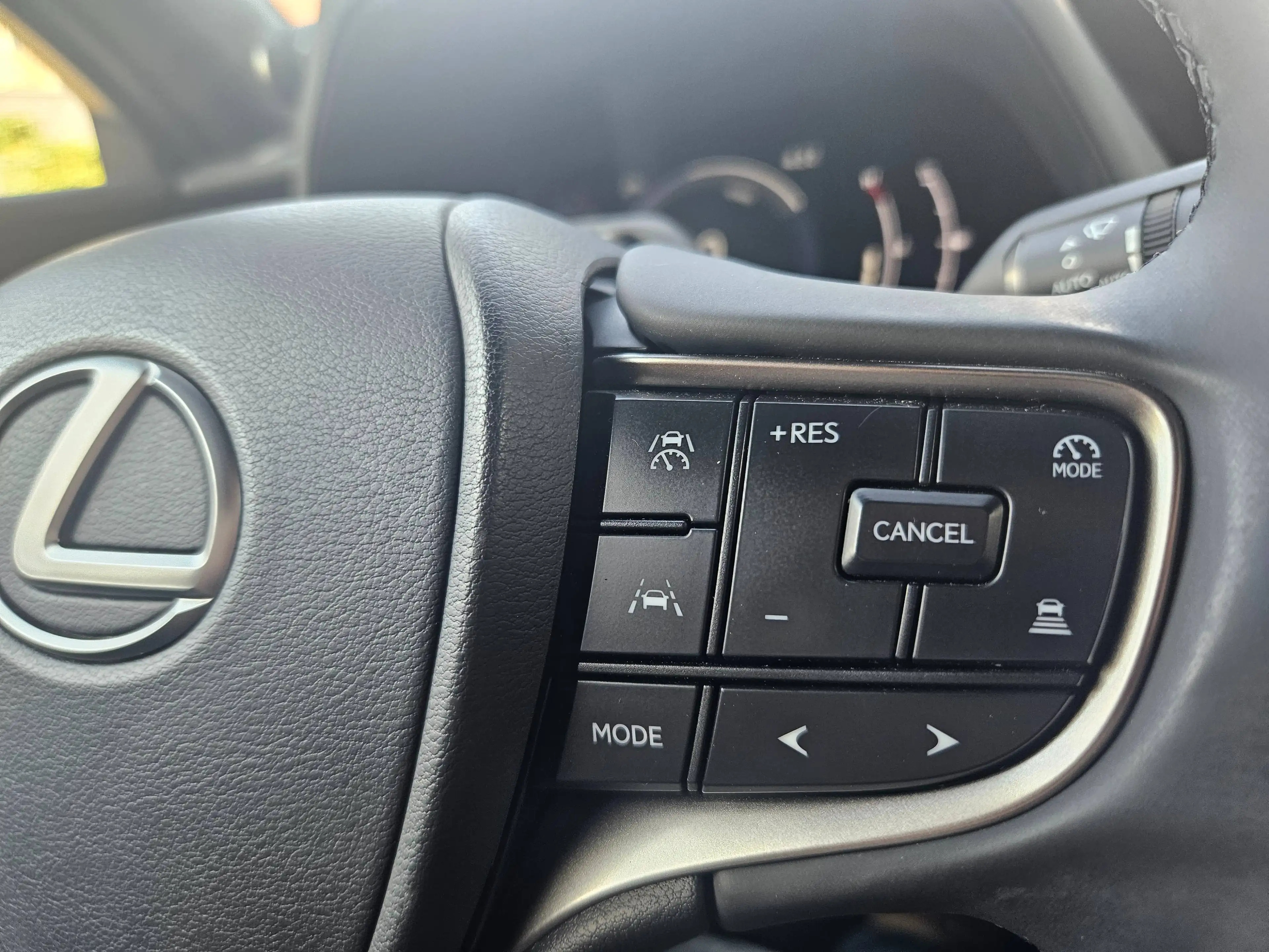 Lexus UX 300h UX 300h 2.0i FWD F Sport Design — photo 15