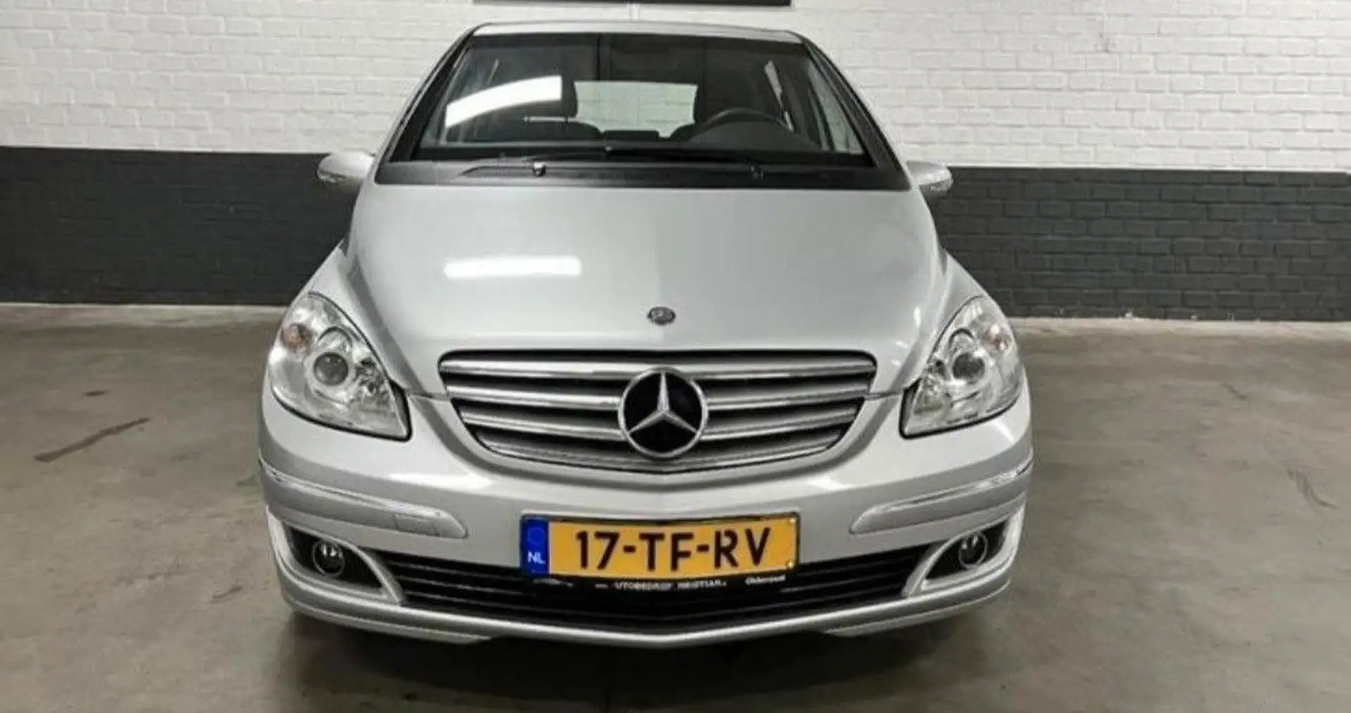 Mercedes-Benz B 150 Silver - 2