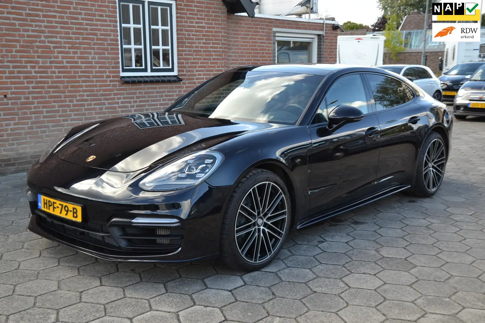 Porsche Panamera 2.9 4S - 441 PK - Airco - Navi+camara -Panoramadak Schwarz - 1