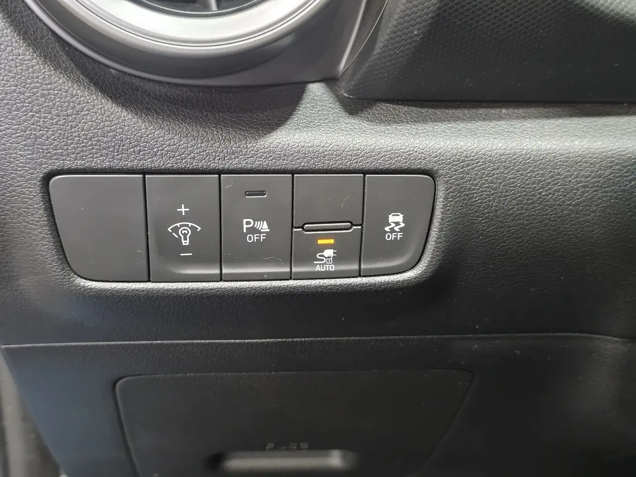 Hyundai KONA photo Hyundai KONA