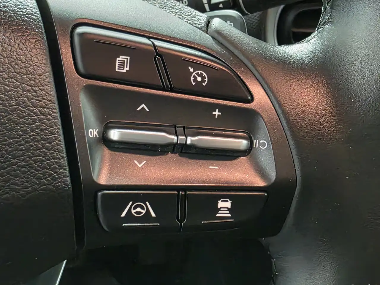Hyundai KONA photo Hyundai KONA