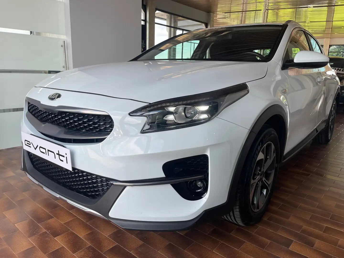 Kia XCeed 1.0 t-gdi 120cv LED/1 PROPRIETARIO/NEOPATENTATO Wit - 1