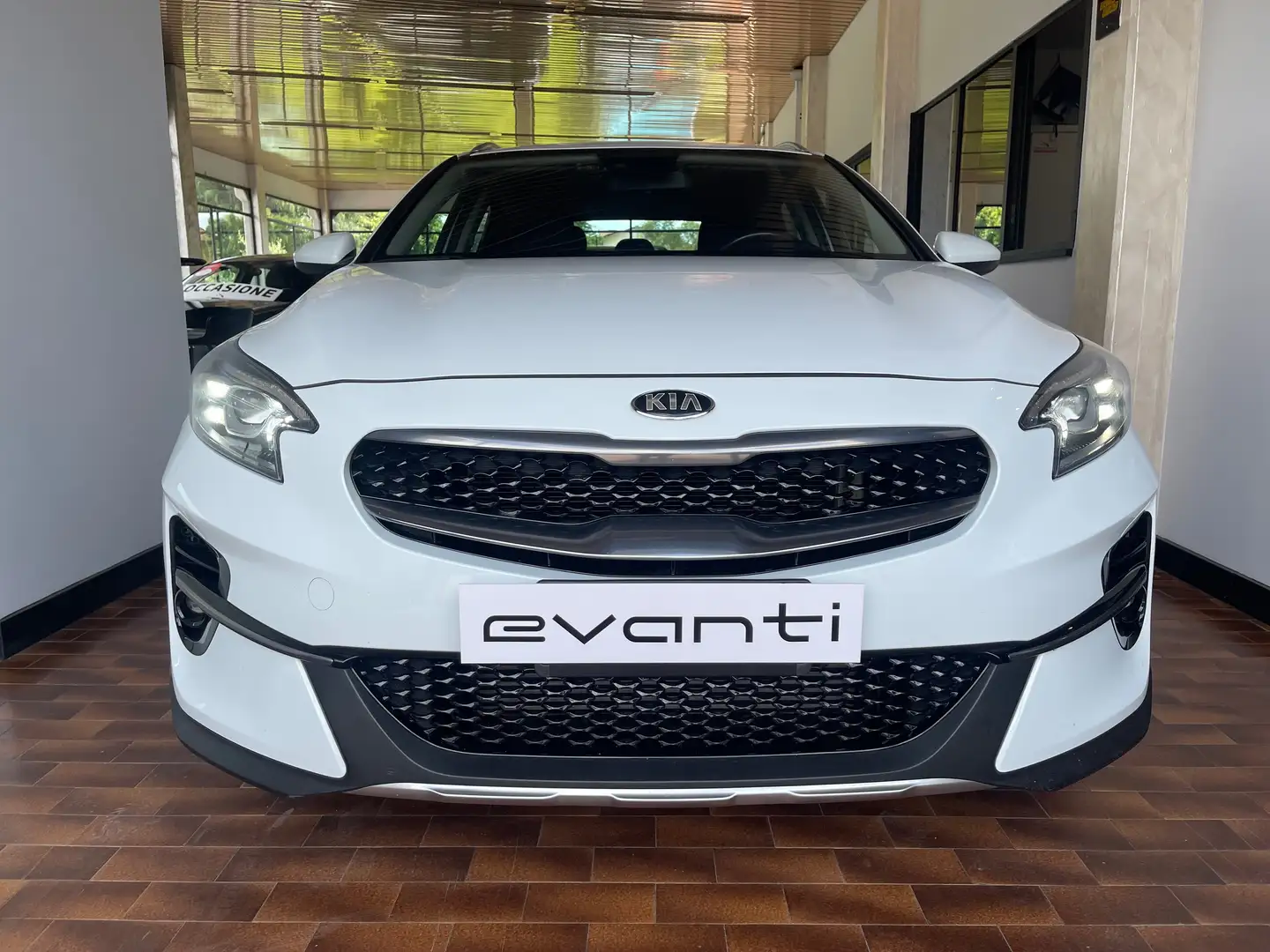 Kia XCeed 1.0 t-gdi 120cv LED/1 PROPRIETARIO/NEOPATENTATO Wit - 2