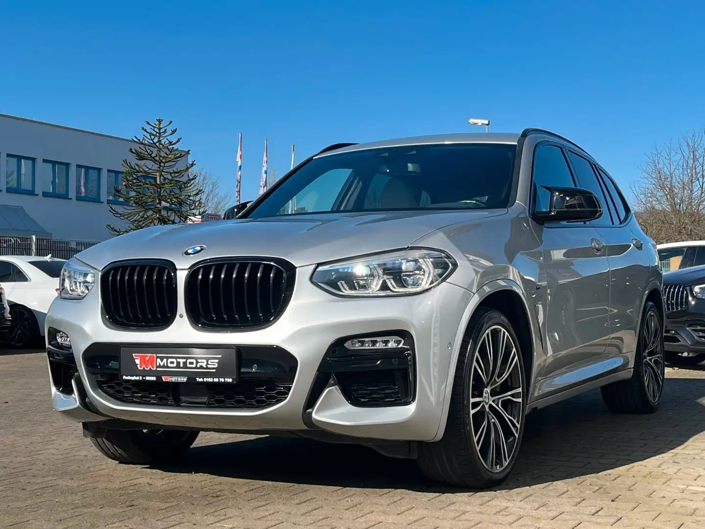 BMW X3 M i GESTIK/H&K/HUD/PANO/LHZ/AMBIENTE/SHZ Stříbrná - 1
