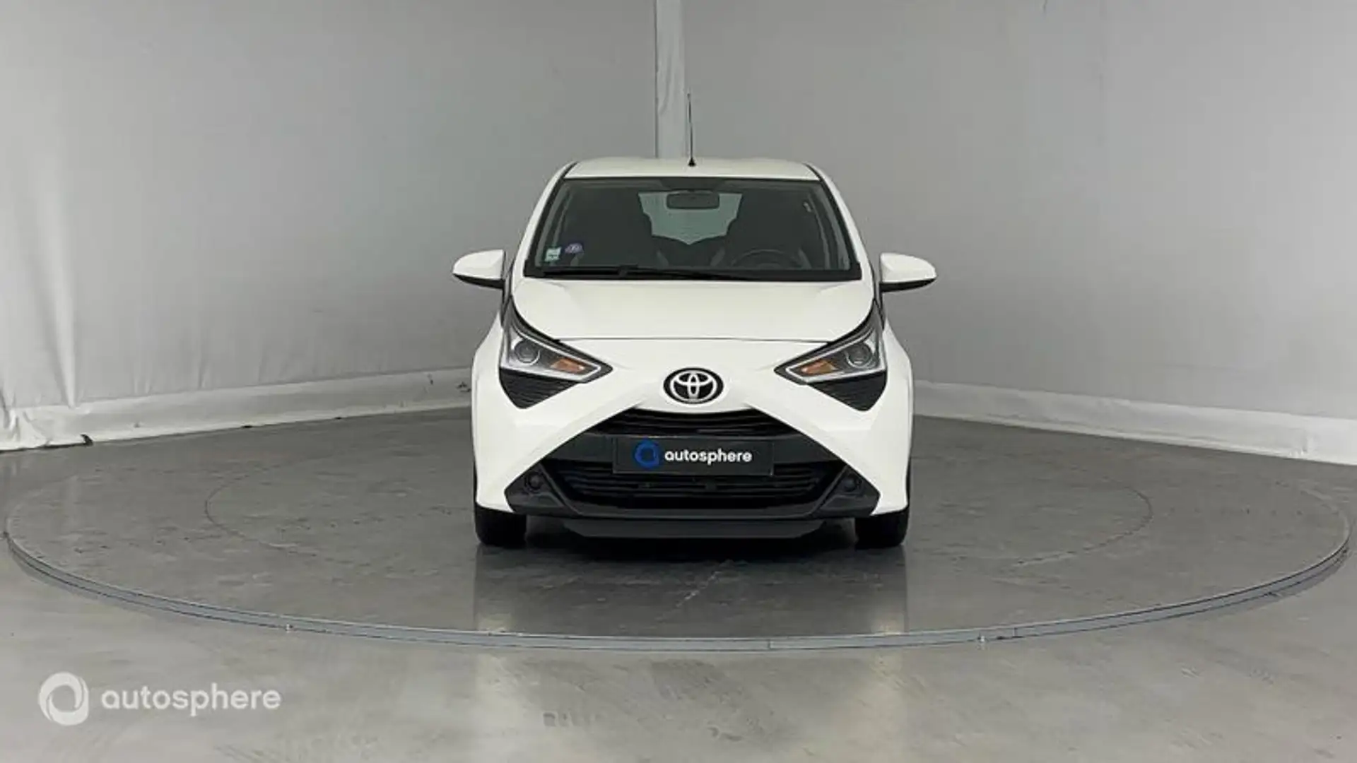 Toyota Aygo 1.0 VVT-i 69ch x-play 5p - 2
