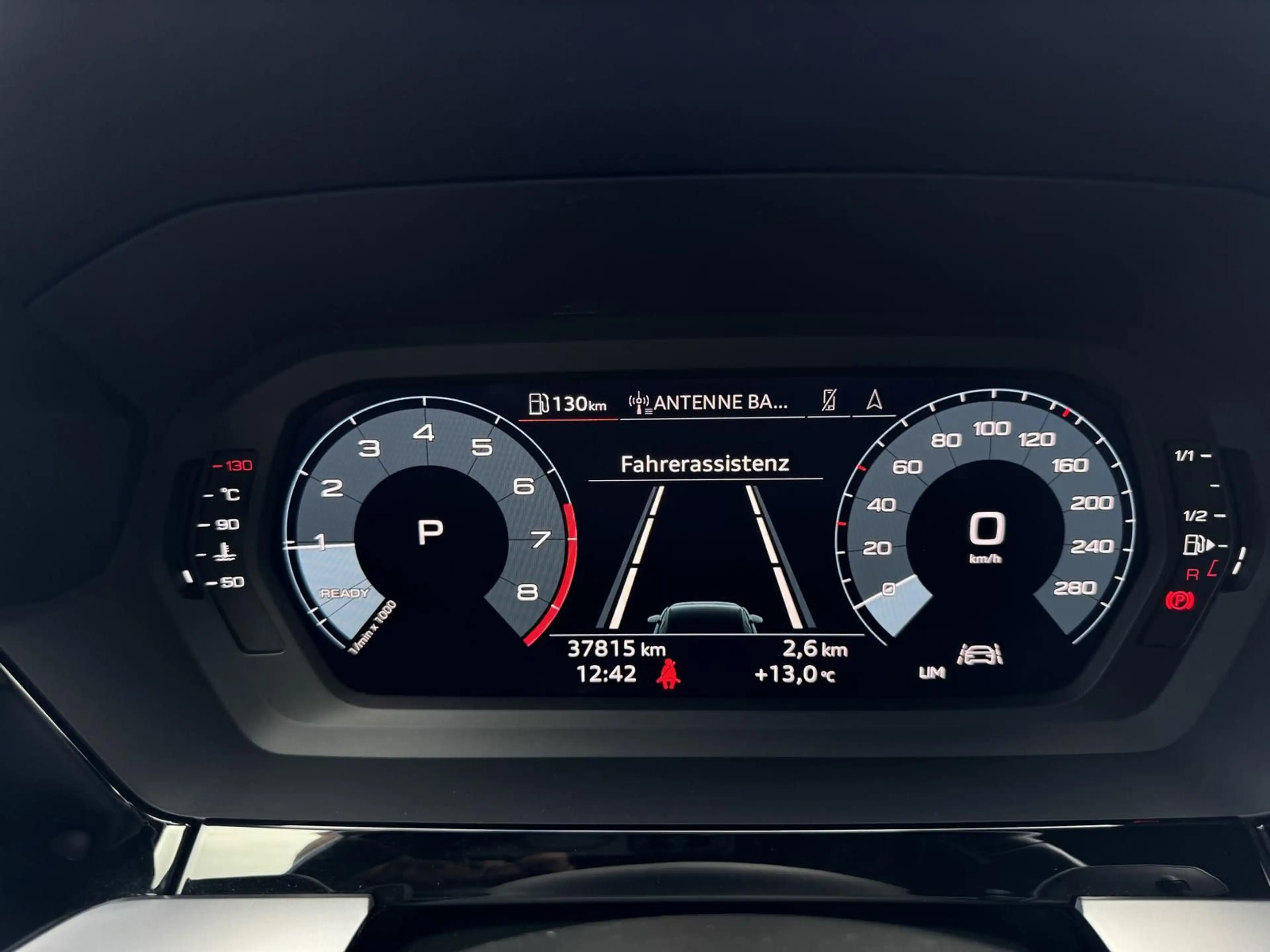 Audi A3 Sportback 30 TFSI DSG LED Standheizung Leder — photo 12