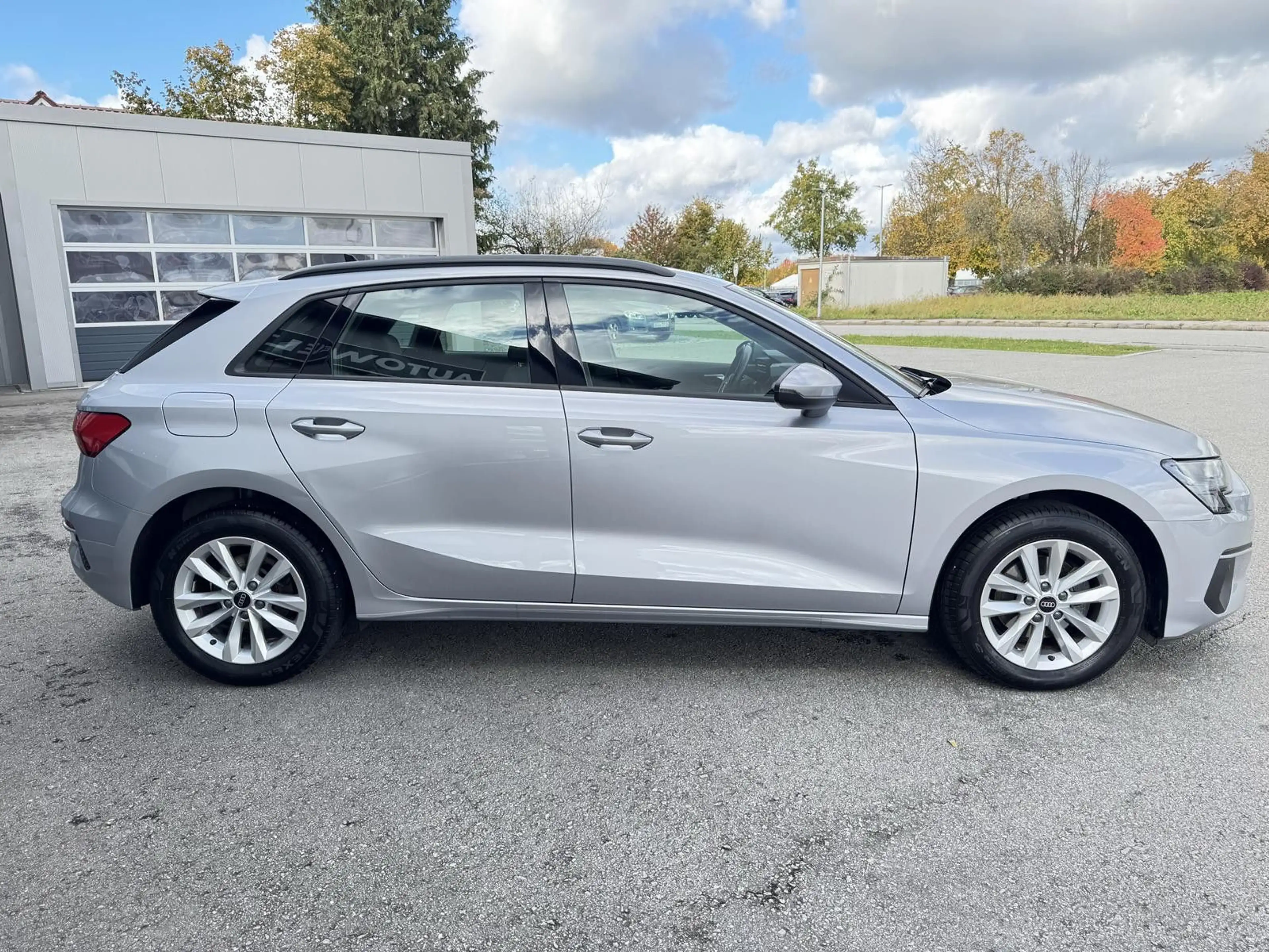 Audi A3 Sportback 30 TFSI DSG LED Standheizung Leder — photo 6