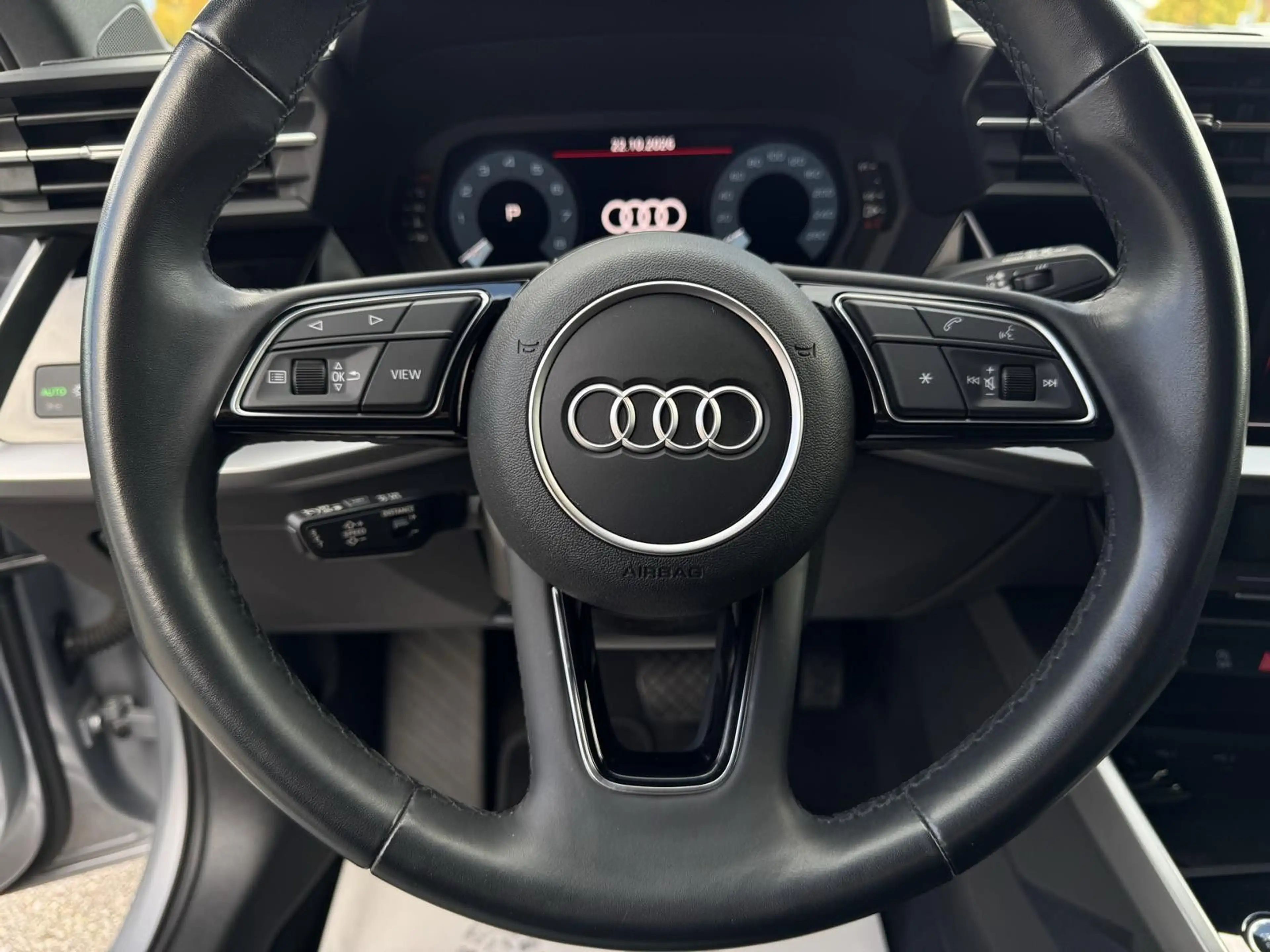 Audi A3 Sportback 30 TFSI DSG LED Standheizung Leder — photo 15