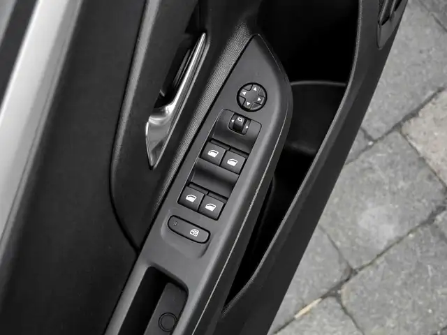 Opel Corsa view 12
