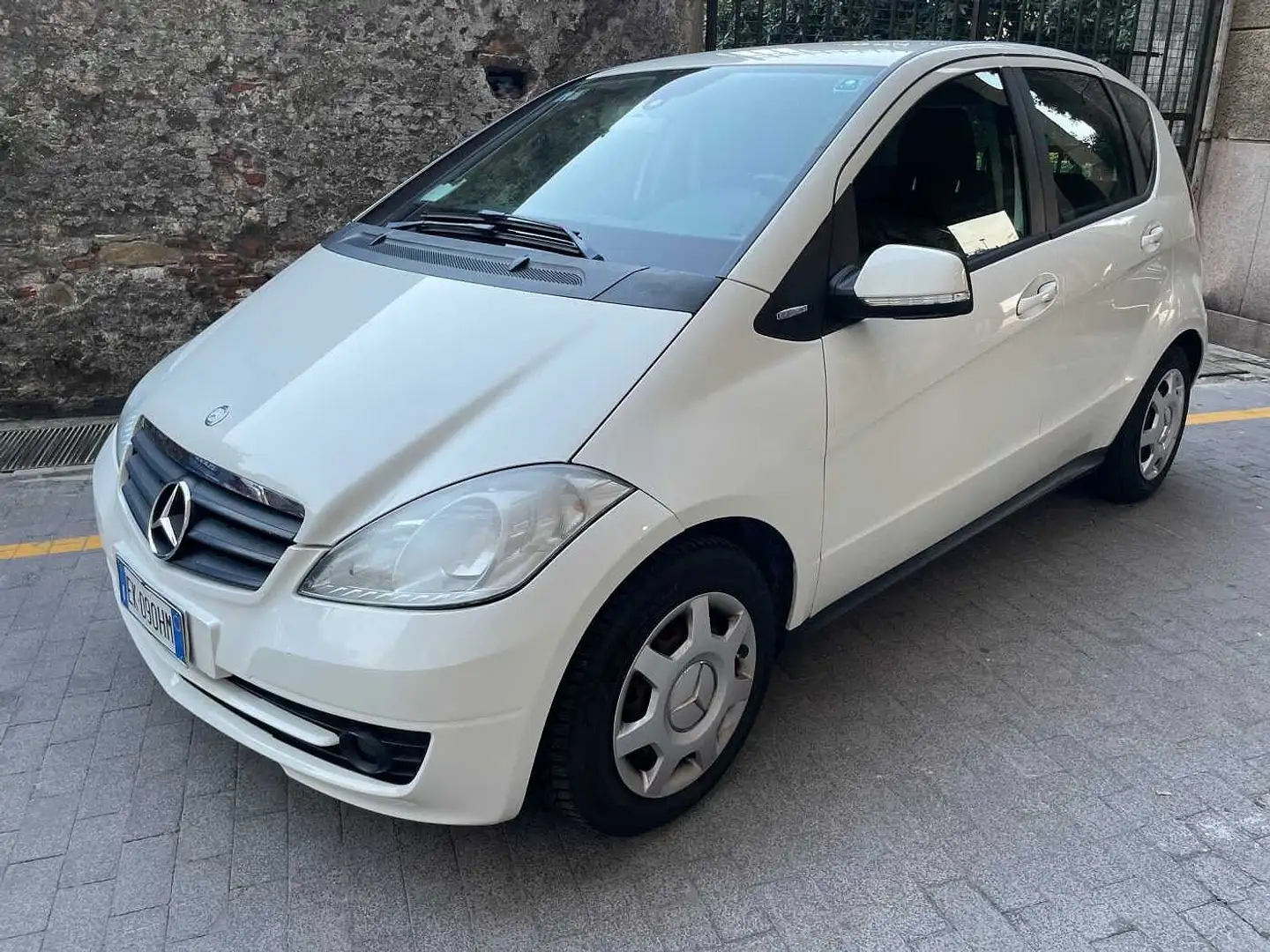 Mercedes-Benz A 160 Classe A A 160 CDI BlueEFFICIENCY Elegance Blanc - 1