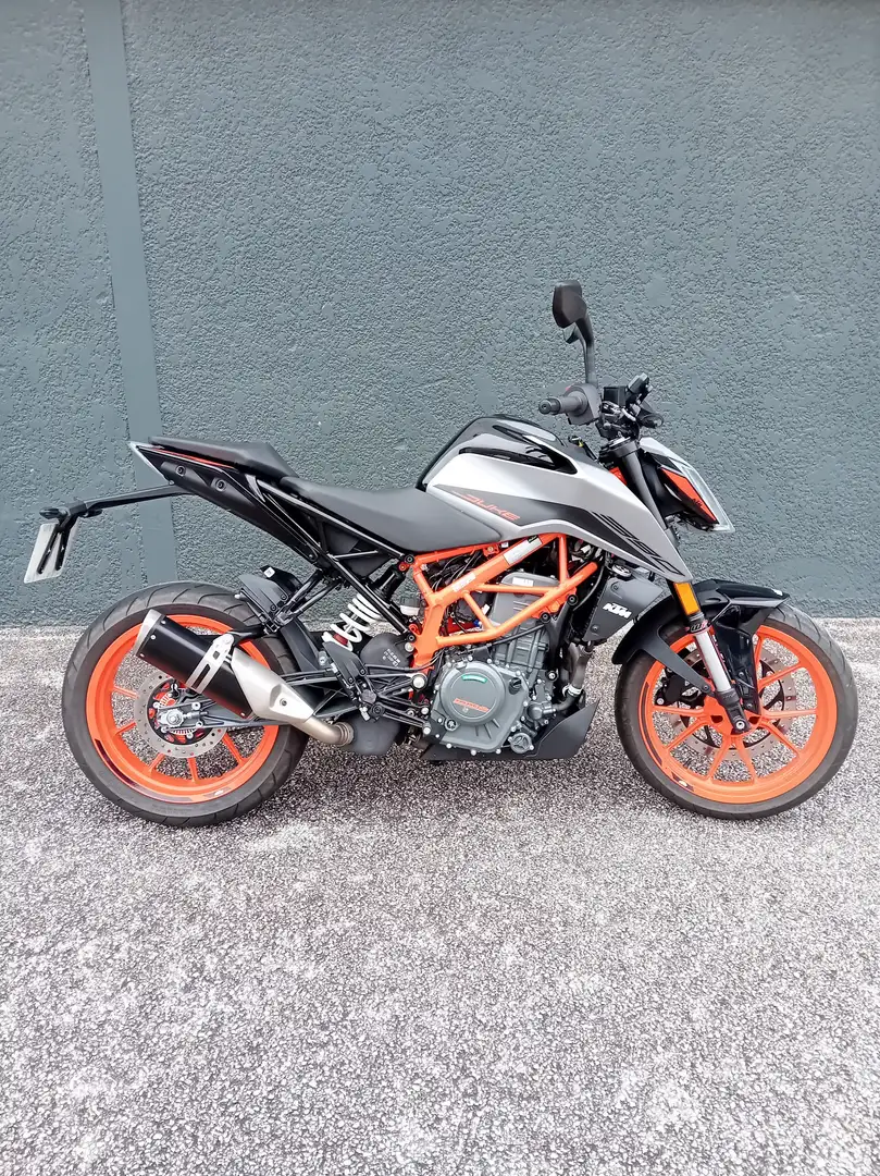 KTM 390 Duke - 1