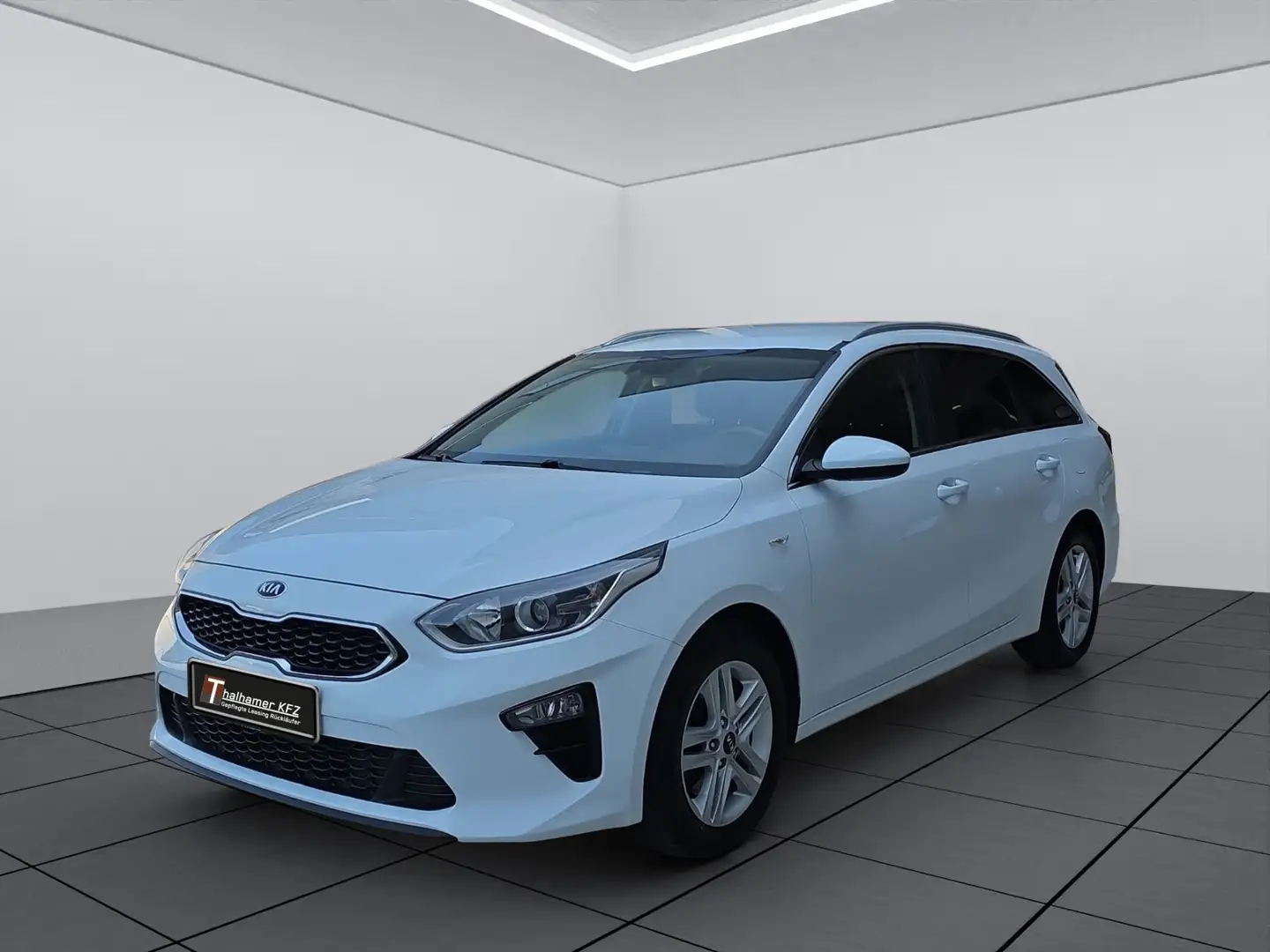 Kia Ceed SW / cee'd SW 1,6 CRDi SCR Active Weiß - 1