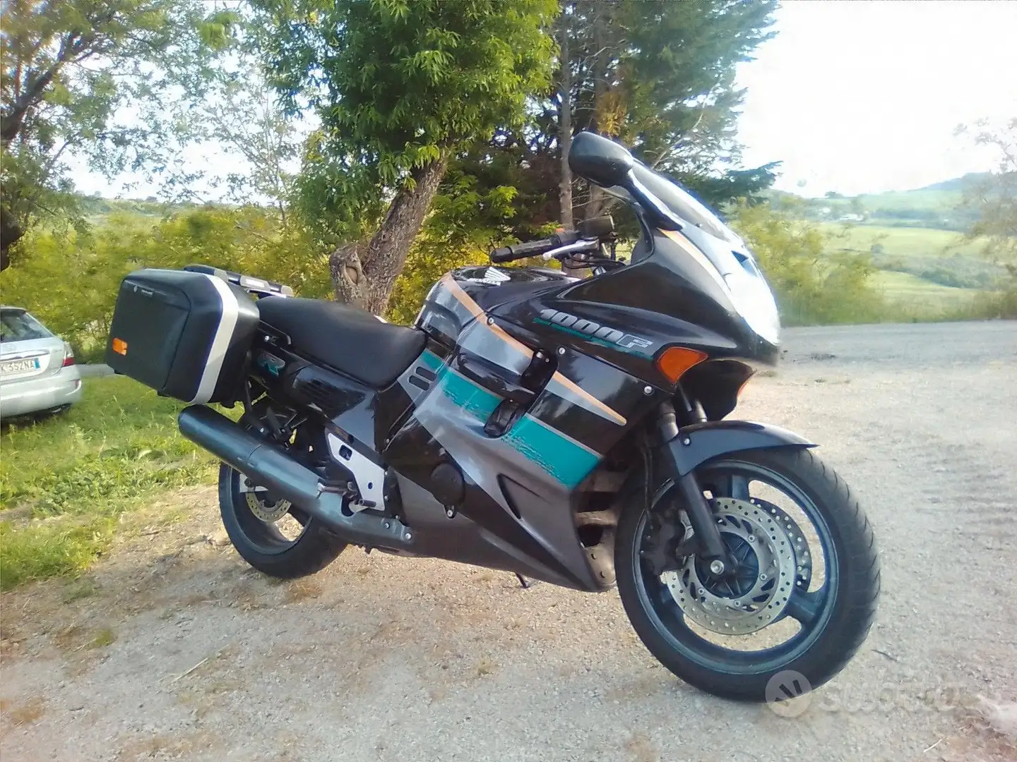 Honda CBR 1000 F Siyah - 1