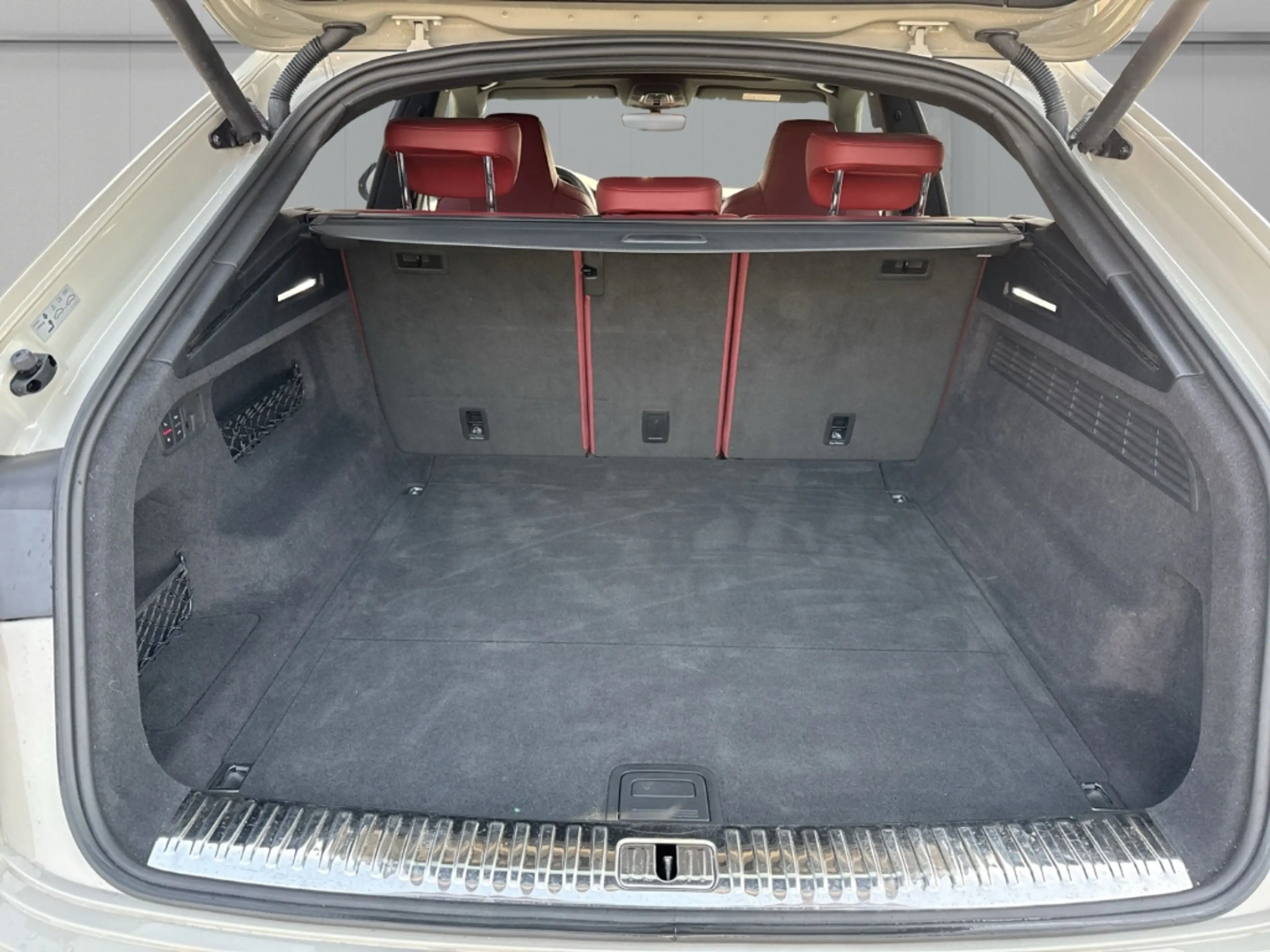 Audi SQ8 4.0 TDI quattro tiptronic ACC, AHK, B&O, HD Matrix — photo 15