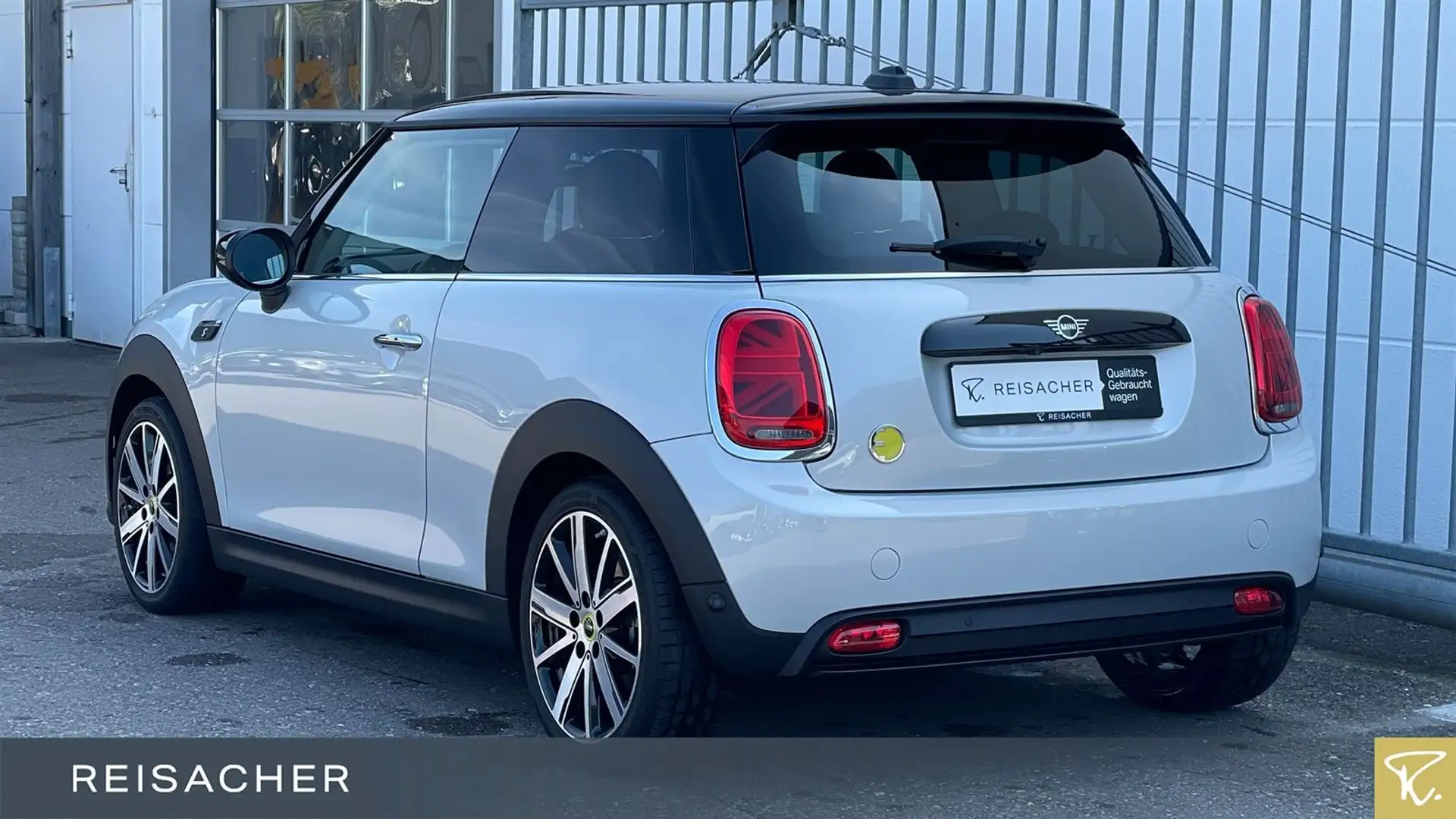 MINI Cooper SE Classic-Trim,ACC,Navi,Keyless,H-K,PA Grau - 2