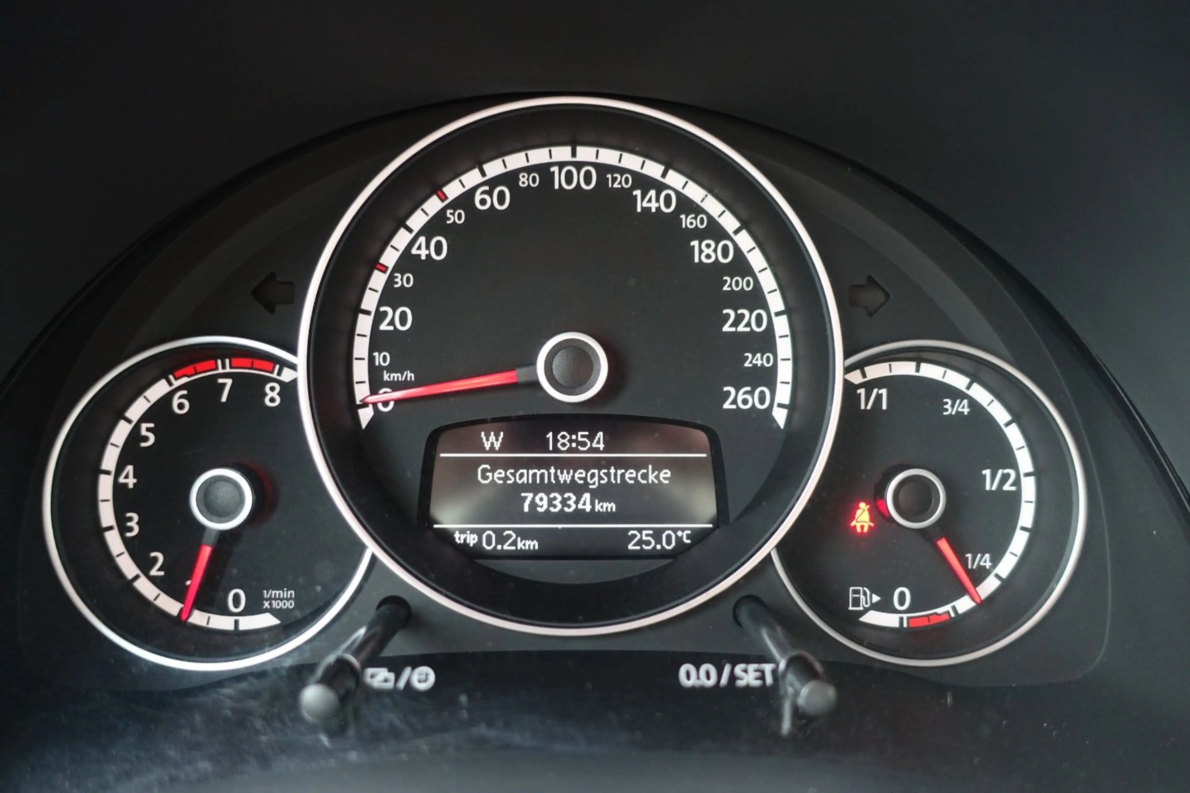 Volkswagen Beetle Lim. Design*NAVI*SHZ*PDC*TEMPOMAT*79.334K — photo 12
