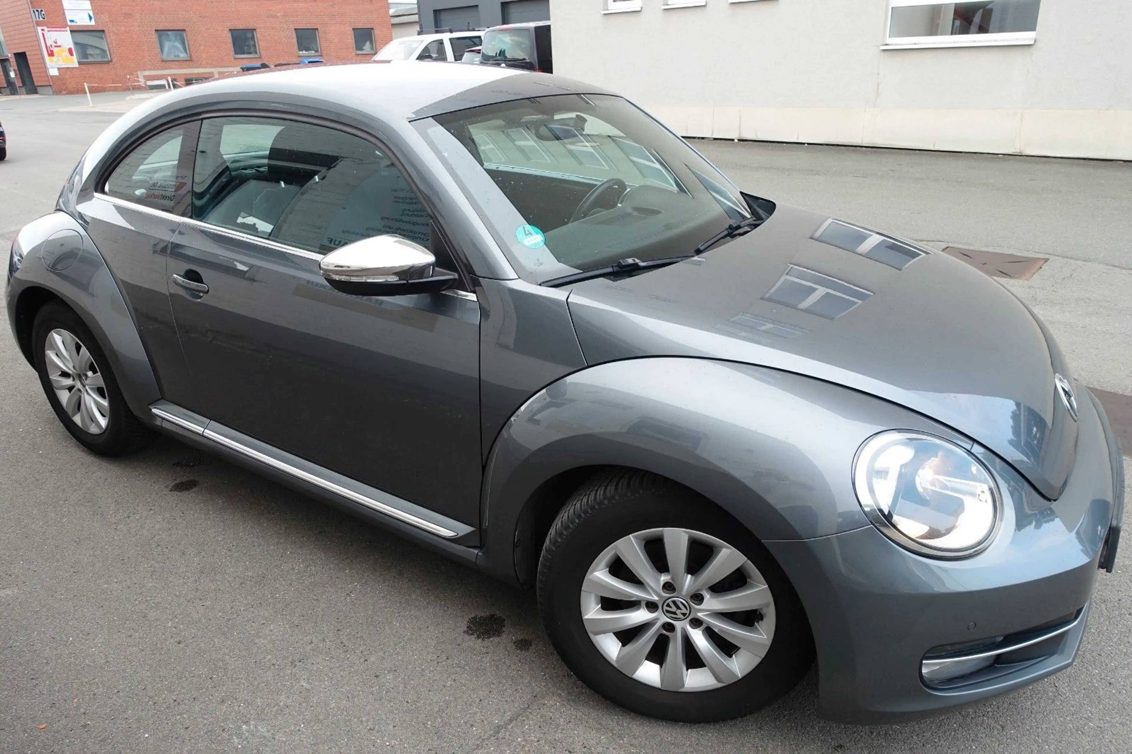 Volkswagen Beetle Lim. Design*NAVI*SHZ*PDC*TEMPOMAT*79.334K — photo 2