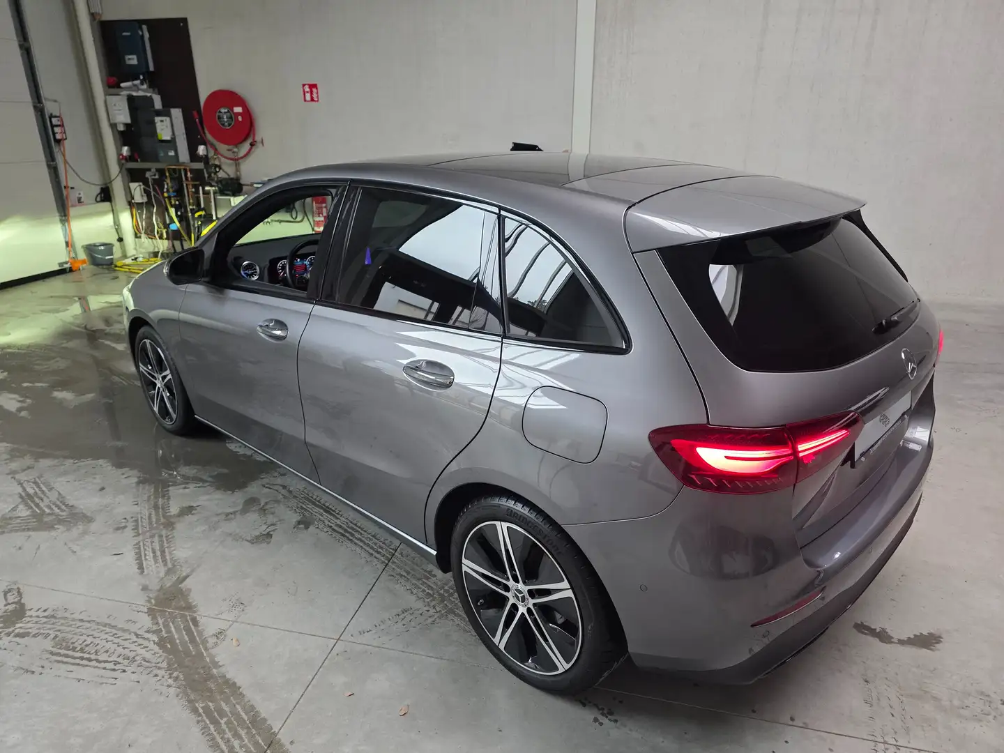 Mercedes-Benz B 180 B 180 Luxury Line - 1ste eig. - Panoramische dak Gris - 2