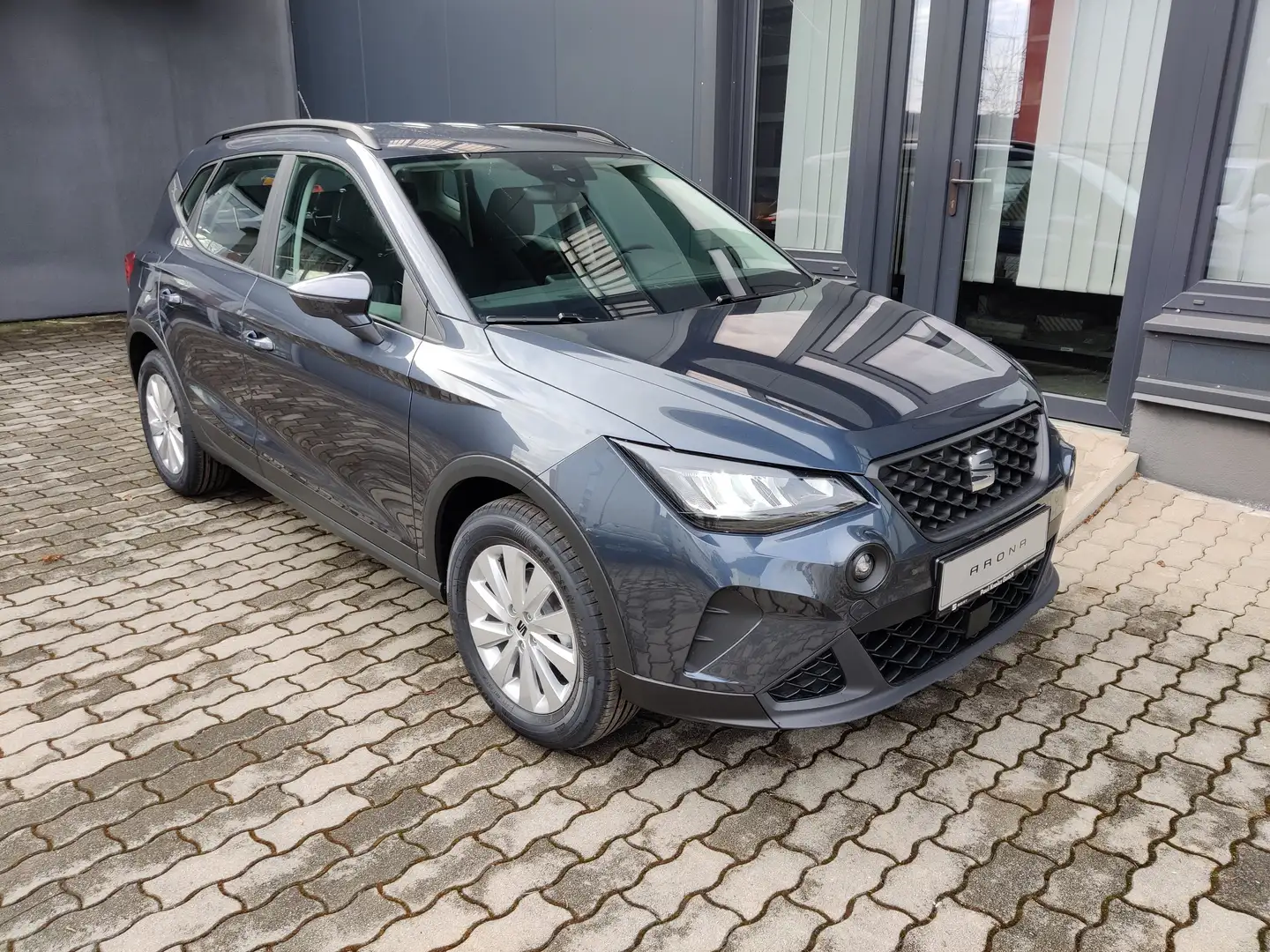 SEAT Arona Reference Edition Grijs - 1