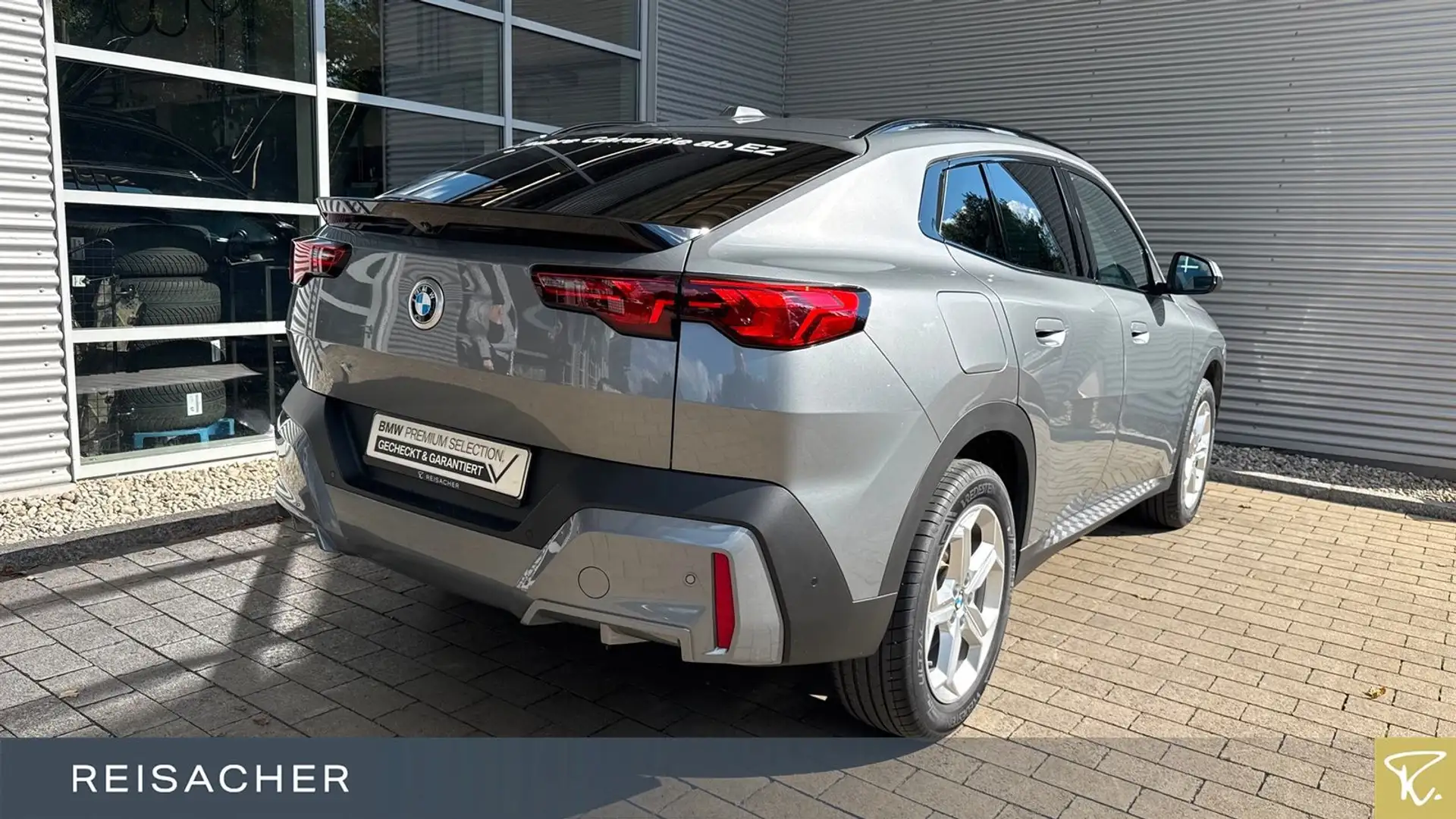 BMW X2 xDrive20d Navi H&K RüKa adLED MemSi AHK Grau - 2