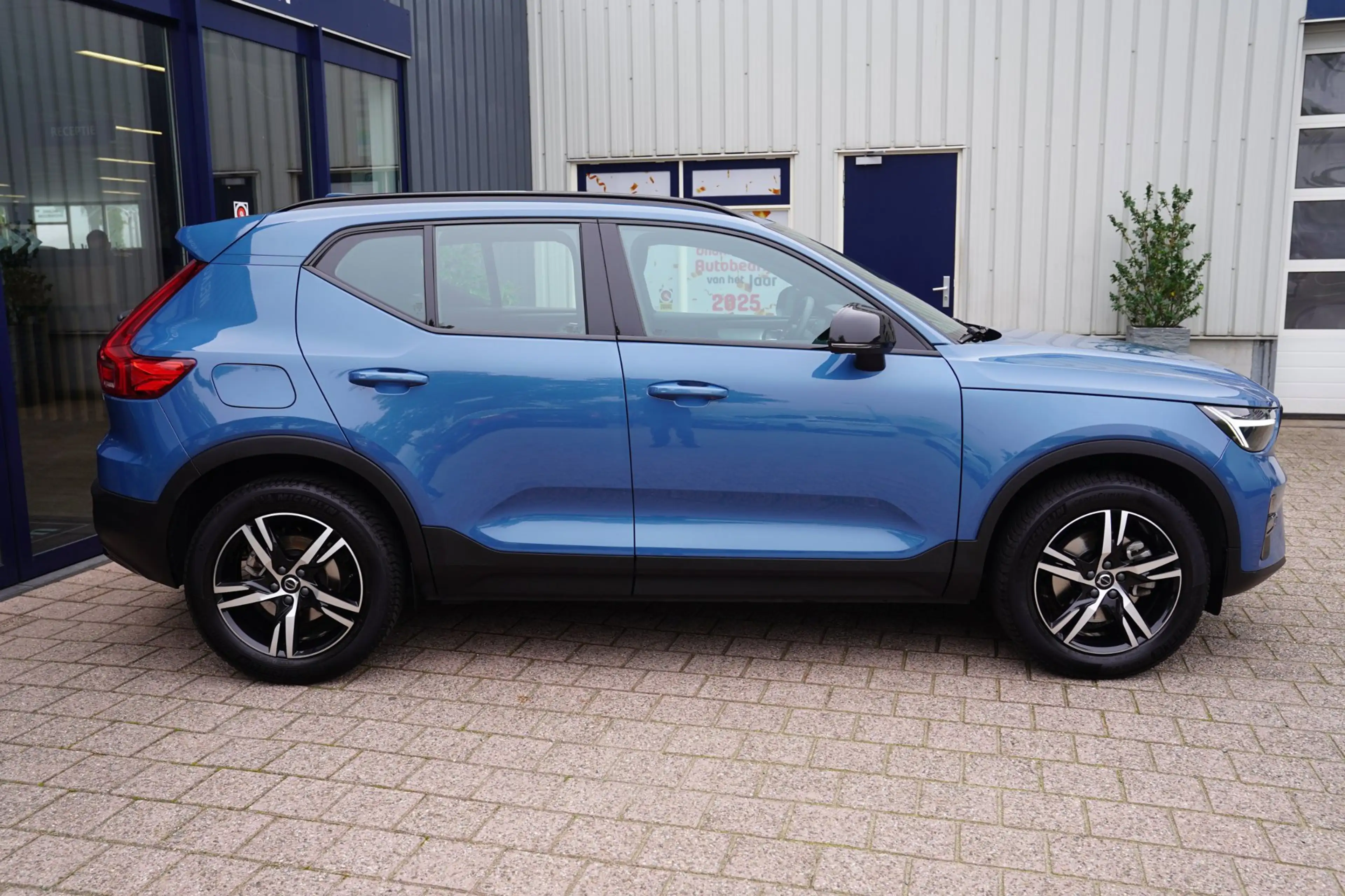 Volvo XC40 2.0 B4 Plus Dark|Prijs rijklaar incl 12 mnd garant — photo 8